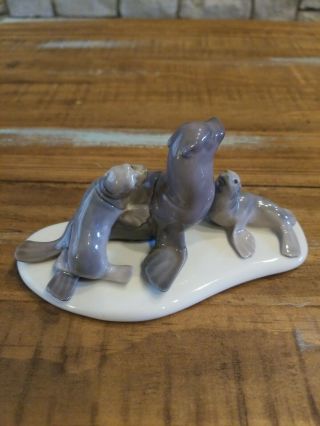 Lladro Porcelain Figurine 5318 Mini Seal Family w/Box 3