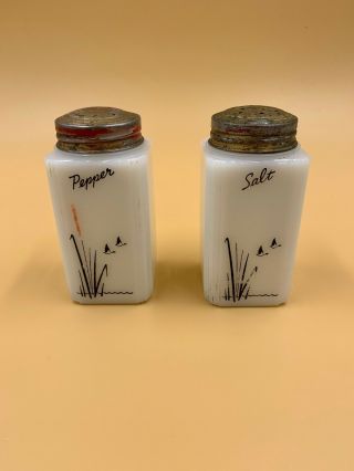 Vintage White Milk Glass Salt & Pepper Shaker Set Vertical Lines Metal Tops