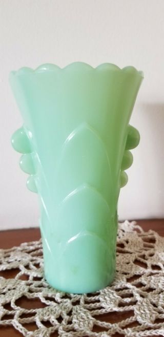 Vintage Jadite Art Deco Green Flower Vase 5 1/4 Tall