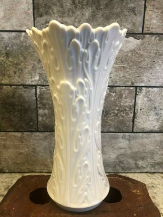 Lenox 8.  25” Woodland Vase Ivory Acanthus Leaf Fine China Displayed Only Vintage