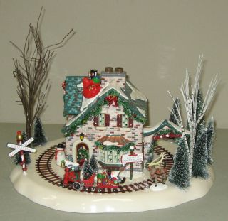 Dept 56 Snow Village / Christmas Lane " Santa 