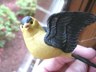 1987 Hallmark Goldfinch Bird Porcelain Hand Painted Christmas Ornament No Box