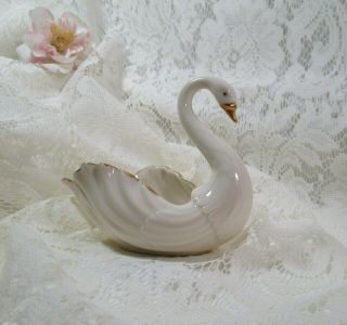 . 99 Vtg Stamped Usa Lenox Creamy White & Gold Accented 6 " Open Porcelain Swan