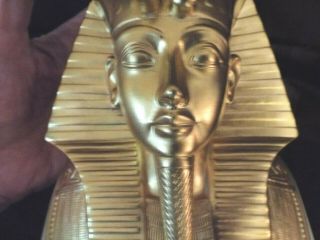 Lenox - The Gold Mask Of King Tut - 1978 - Made In U.  S.  A.
