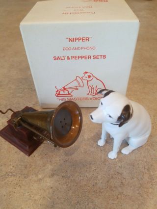 Vintage Rca Victor Phonograph & Nipper Dog Salt & Pepper Shaker Set