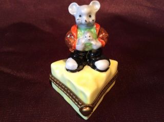 Limoges Trinket Box,  Peint Main,  Hand Painted France,  Mouse W/ Cheese