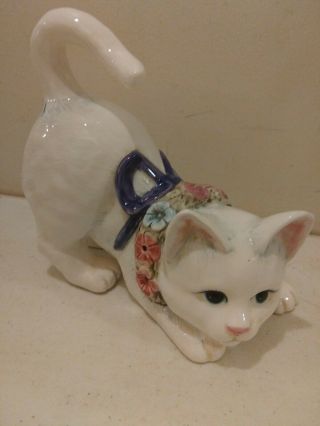 Vintage Signed Geo Lefton White Kitty Cat Figurine Porcelain Flowered Collar