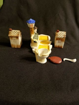 VINTAGE OUTHOUSE,  TOILET,  MAN ON BENCH SALT AND PEPPER SHAKERS JAPAN 5