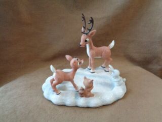 Enesco Rudolph And The Island Of Misfit Toys " Fun In A Bumble Print "