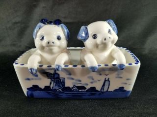 Vintage Salt And Pepper Shakers Delft Blue Pigs In Dish W/ Windmill 1984 Daic