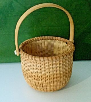 Vintage Nantucket Hand Made Woven Wicker Wood Basket Wood Handle 6.  5