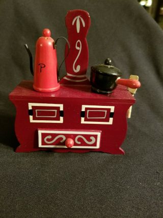 Vintage Cook Stove With Kettle And Pan Salt And Pepper Shakers Japan