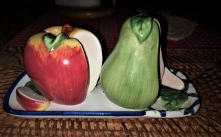 Bella Casa by Ganz salt and pepper shakers Apple and Pear 2