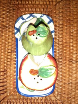 Bella Casa by Ganz salt and pepper shakers Apple and Pear 3
