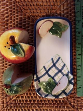 Bella Casa by Ganz salt and pepper shakers Apple and Pear 4