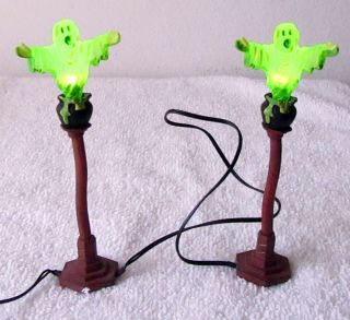 Dept 56 Halloween Village Accessories " Ghostly Glow Street Lights Set Of 2 Vgc
