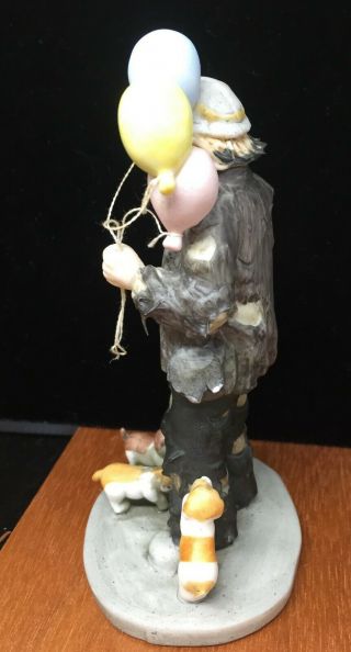 Flambro Emmett Kelly Jr. ,  10018.  My Favorite Things Porcelain Clown Figurine 3