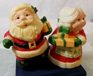 Vintage Christmas Hallmark Santa Mrs Claus Salt And Pepper Shakers Scb