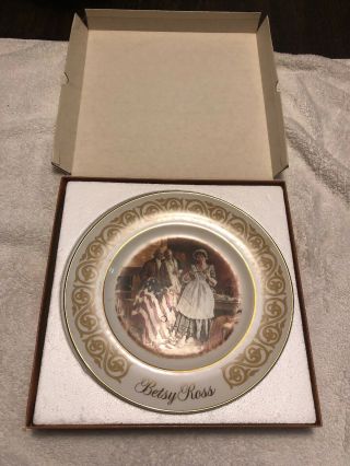Avon Wedgwood " Betsy Ross " Plate (1973)