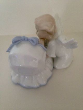 ANGEL at BABY ' S BASSINET - Porcelain Figurine - 2003 Roman Inc 2