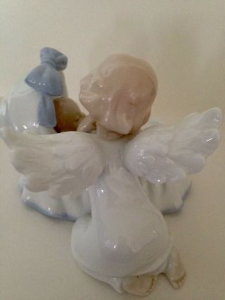 ANGEL at BABY ' S BASSINET - Porcelain Figurine - 2003 Roman Inc 3