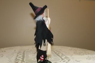 Byers Choice The Carolers 2003 Witch w/Broom 4