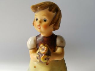 Goebel Hummel For Mother Girl Flowers 5 " Figurine 257 Vintage 1960s