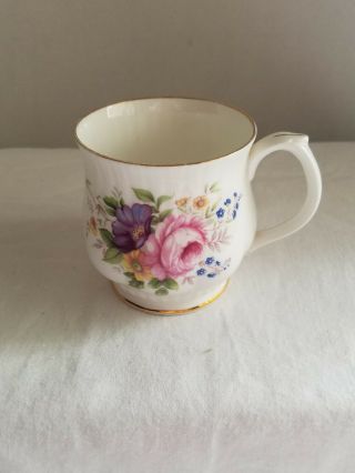 Royal Windsor Fine Bone China England Floral Rose Design Mug Tea Cup Very Good