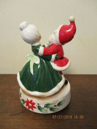 VTG Josef Originals Santa & Mrs.  Claus Dancing Pose Figurine Rotating Music Box 4