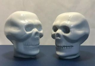 Skull Salt & Pepper Shakers Ceramic Scary Creepy Bones Skeleton Scull Halloween