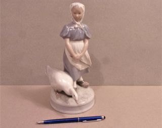 Royal Copenhagen (denmark) Fine Porcelain Figurine 527 Goose Girl