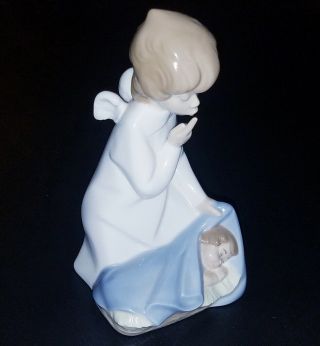 Lladro Guardian Angel Watches Over Sleeping Baby 4635 Porcelain Figurine