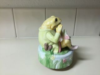 Schmid Beatrix Potter Music Box - Mr Jeremy Fisher - Down by the Old Mill Stream 3