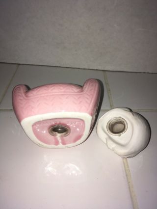 Vintage White Cat Napping In Pink Chair Salt & Pepper Shaker Taiwan 3