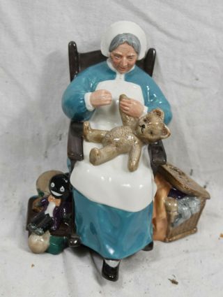 Royal Doulton Figurine Nanny Hn 2221 6 " Tall Made In England