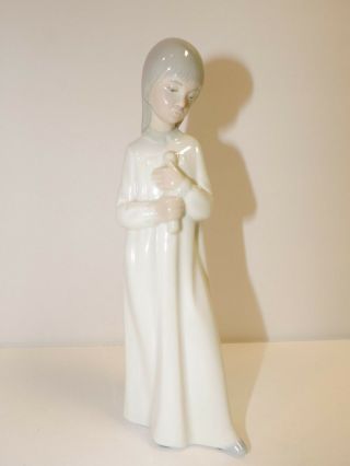 Nao By Lladro Decorative Porcelain Figurine - " Girl With Candle " - H44