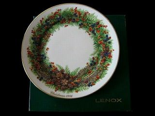 Lenox Christmas Wreath Collector Plate,  " 1986,  Hampshire,  The Sixth Colony "