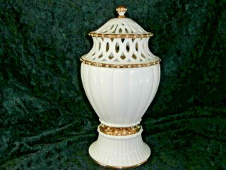 Gorgeous Lenox Illuminations Florentine & Pearl Lidded Candle Jar