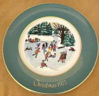 Avon 1975 Christmas Plate Skaters On The Pond 4th Edition Enoch Wedgewood 2
