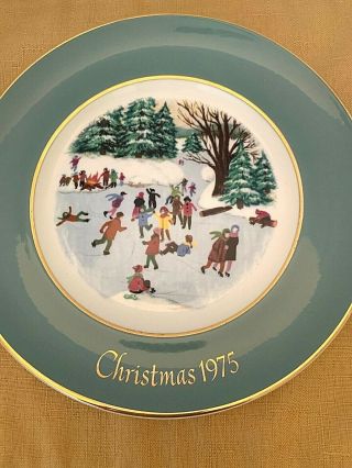 Avon 1975 Christmas Plate Skaters On The Pond 4th Edition Enoch Wedgewood 3