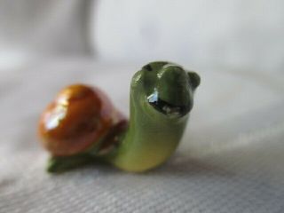 Hagen Renaker Porcelain Ceramic Miniature Baby Snail In Case Orange Gold Shell