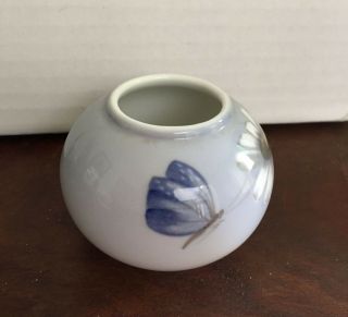 Royal Copenhagen 2688 Floral Bowl Daisy Butterfly Blue Gray White No Faults 2
