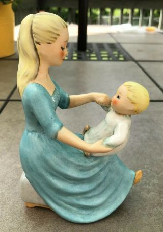 Goebel Charlotte Figurine Byj 37 Rock A Bye Mother & Baby Tmk4 Cond