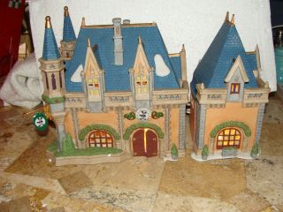 Dept 56 Disney Parks Village - Mickey ' s Christmas Carol Fantasy land 5350 - 3 2