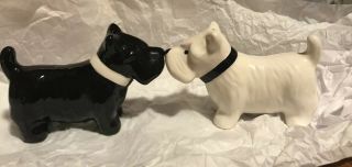 Scottish Terrier Dogs Black And White Salt And Pepper Shakers (kissing Magnet)