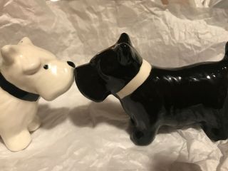Scottish Terrier Dogs Black and White Salt and Pepper Shakers (Kissing Magnet) 5