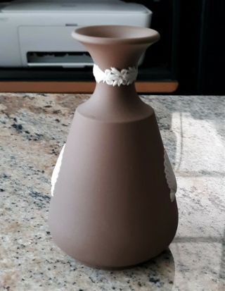 Vintage Wedgwood Brown Jasperware w/White Clam Shells Bud Vase 4