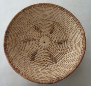 Vtg Handwoven Round Coiled Grass Shallow Service Basket Bowl With Pedestal 12 "