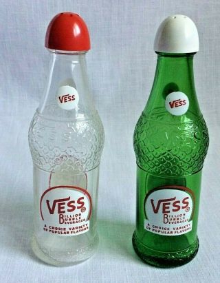 Vintage Vess Soda Pop Salt And Pepper Shakers Glass Clear & Green Plaslic Tops