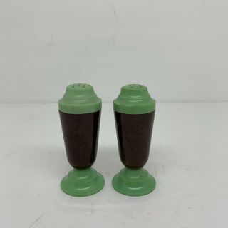 Vtg Mcm Deco Salt And Pepper Shakers Green Wood Plastic Set 2 30s 40s